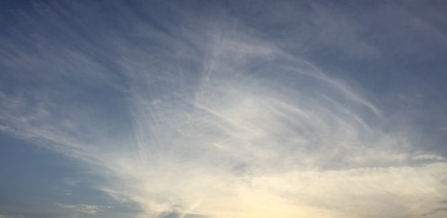 沖縄リトリート1日目ヒスイカズラと夕日