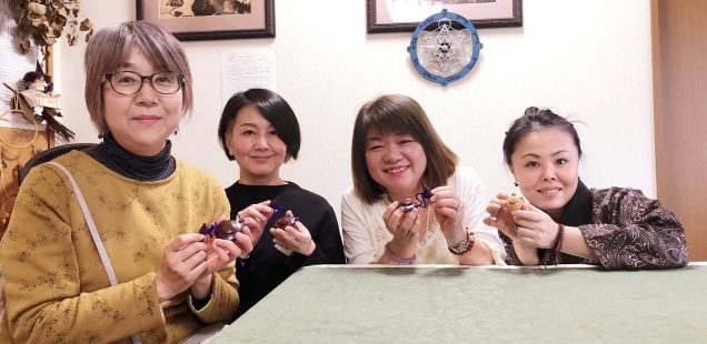 塗香作りは奥深し。歴史に触れつつ香を楽しむワークショップ